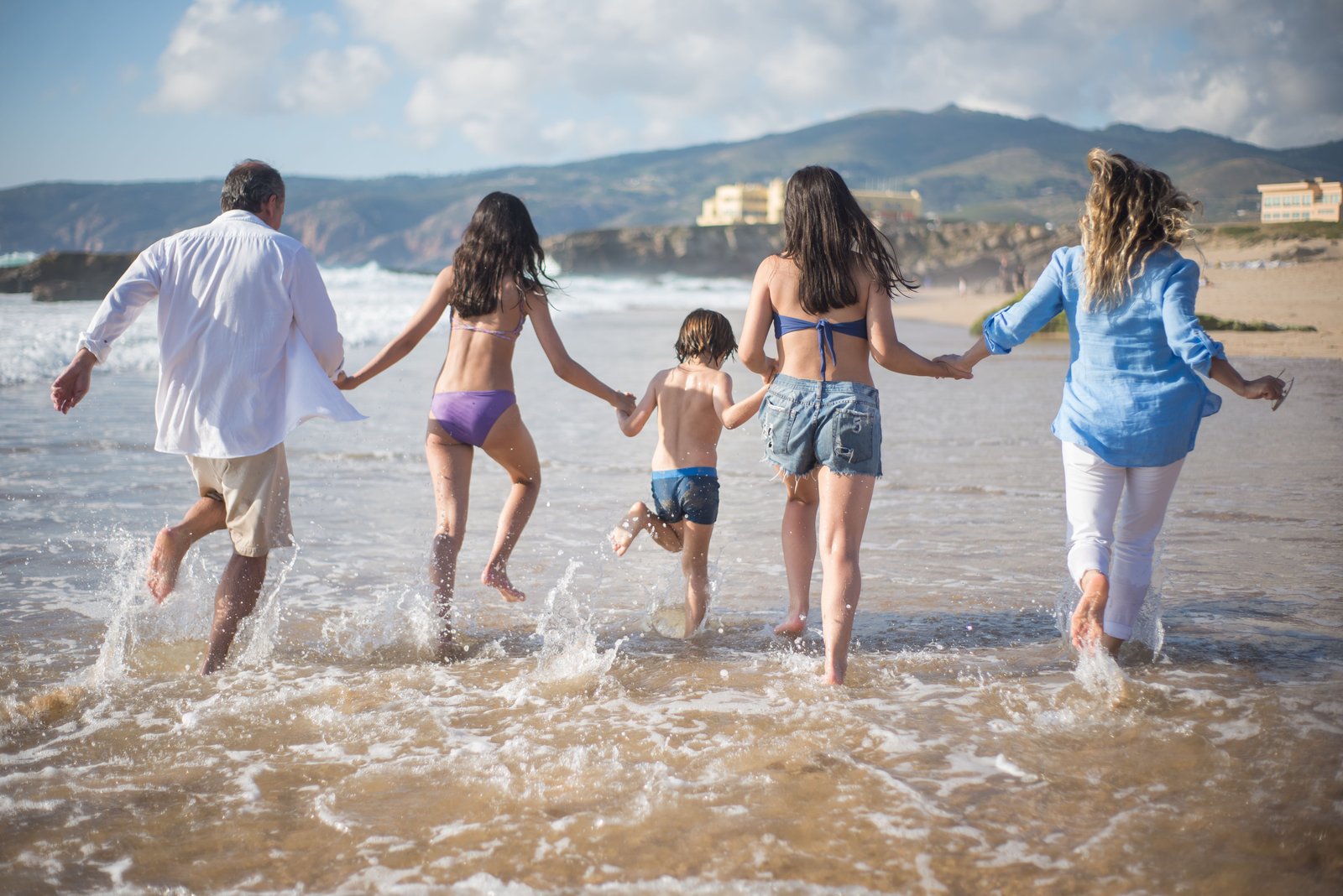 5 Things to Check Before Booking a Family Holiday